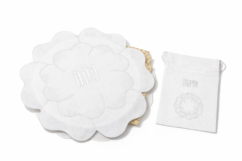 White flower Seder set