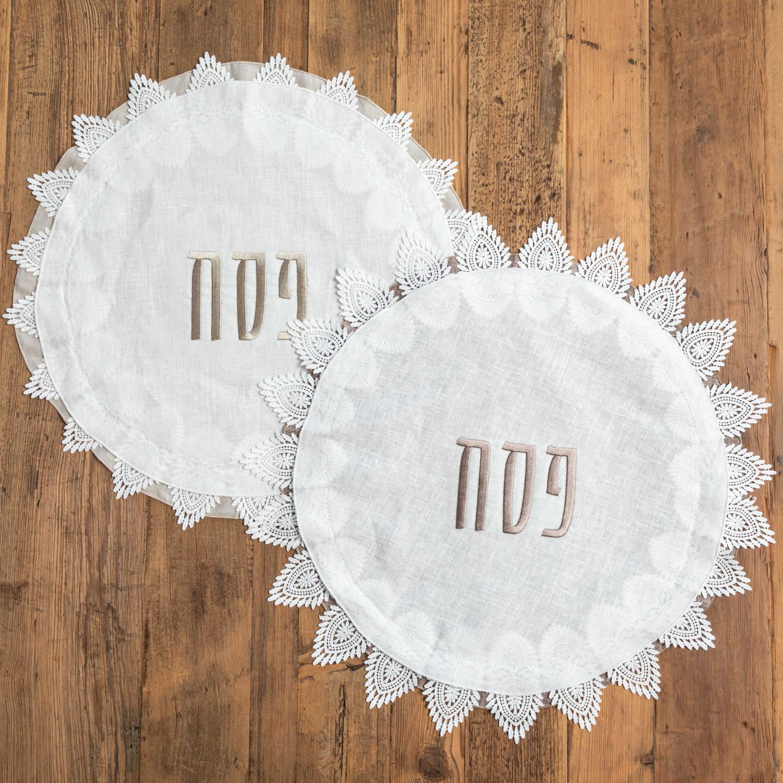 Linen Lace Seder Set