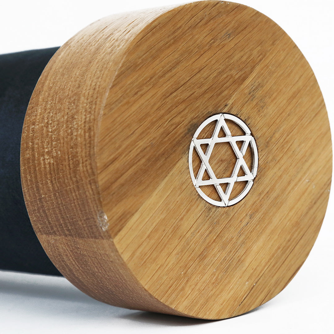 Megilat esther case - story black