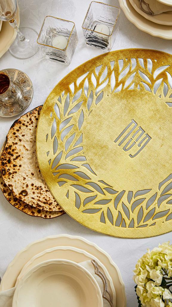 Velvet Leaves Seder Set