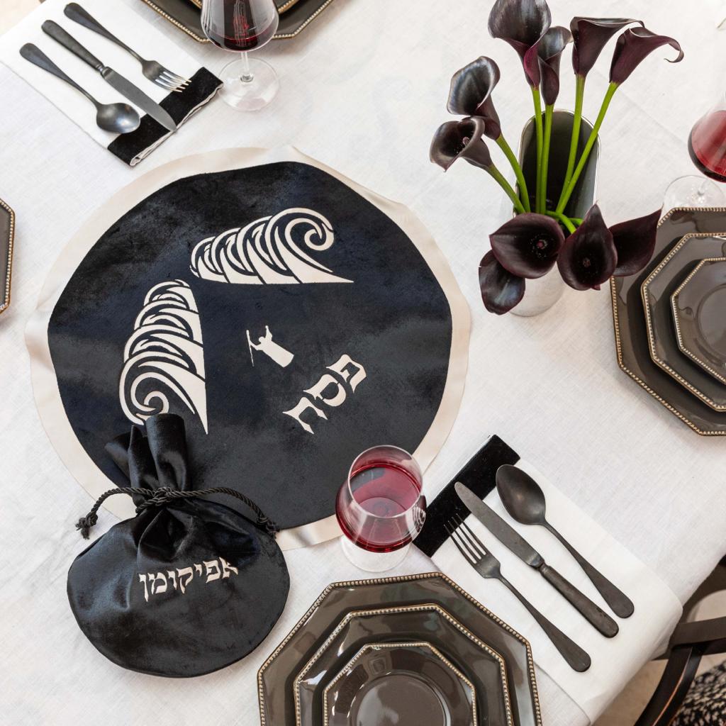 Velvet Yam Suf Seder Set