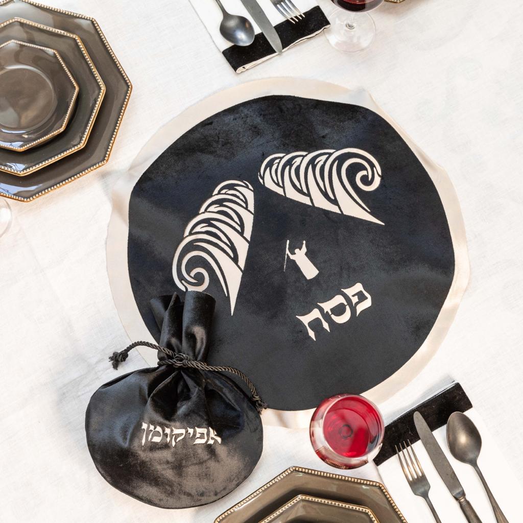 Velvet Yam Suf Seder Set